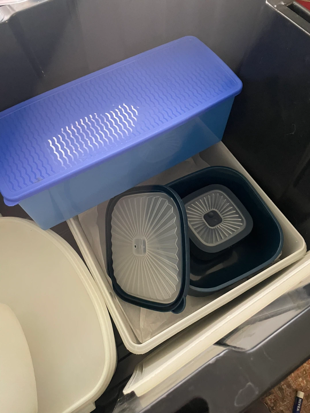 Tupperware Food Storage Containers and Pitchers - photo 2