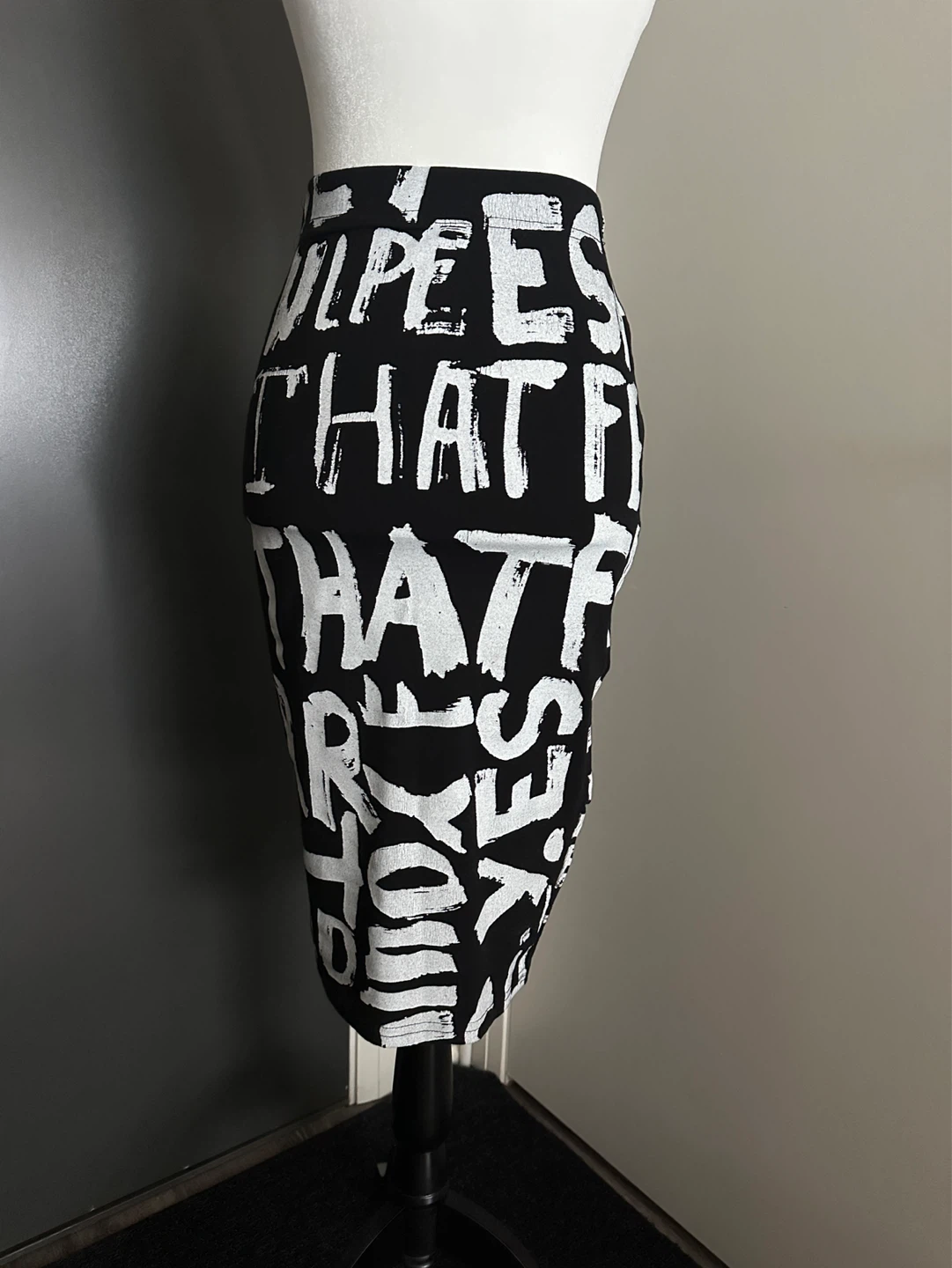 Y2K EMR Black White Text Print Pencil Skirt S - photo 3