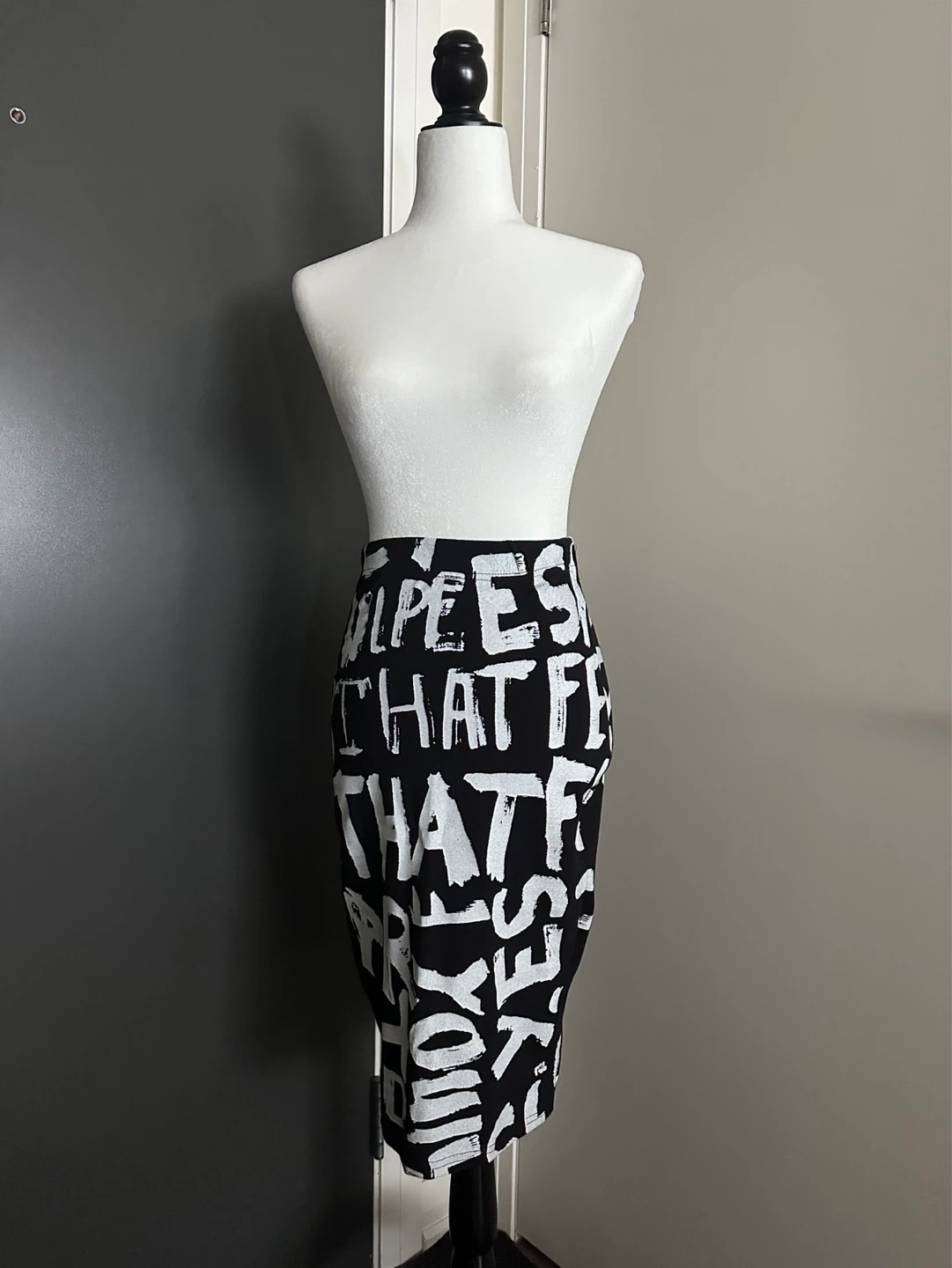 Y2K EMR Black White Text Print Pencil Skirt S