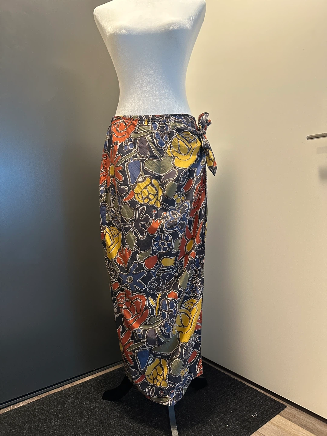 Vintage Tristan&Iseut Midi Wrap Silk Skirt - photo 2