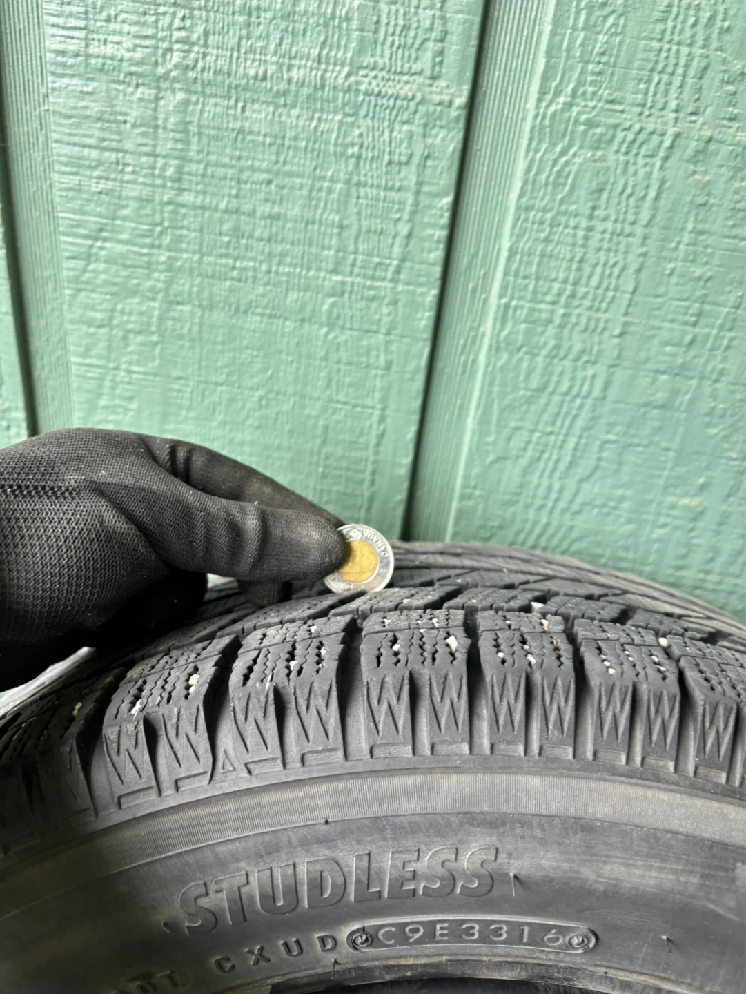 TOYO Studless Winter Tires with Rims 215/55R16 97H - photo 2