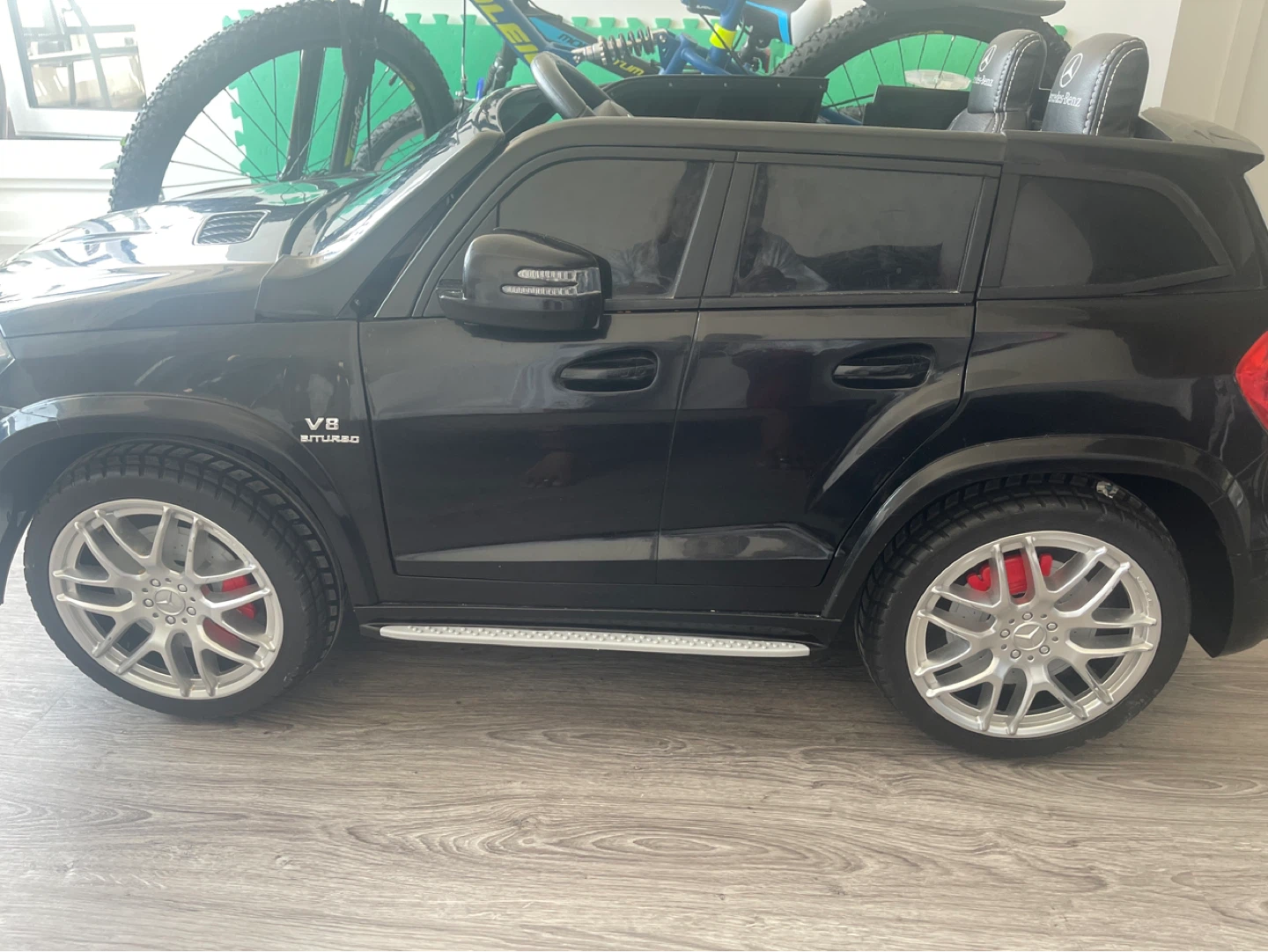Mercedes-Benz GLS 63 Ride-On Toy Car - photo 3