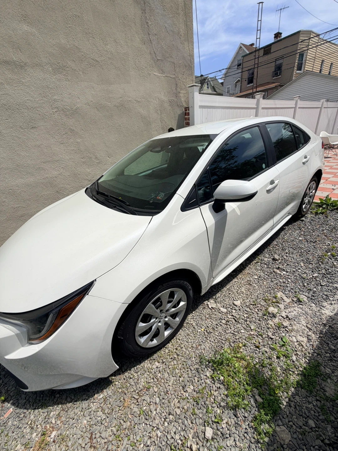 2024White Toyota Corolla LE Sedan clean title - photo 5