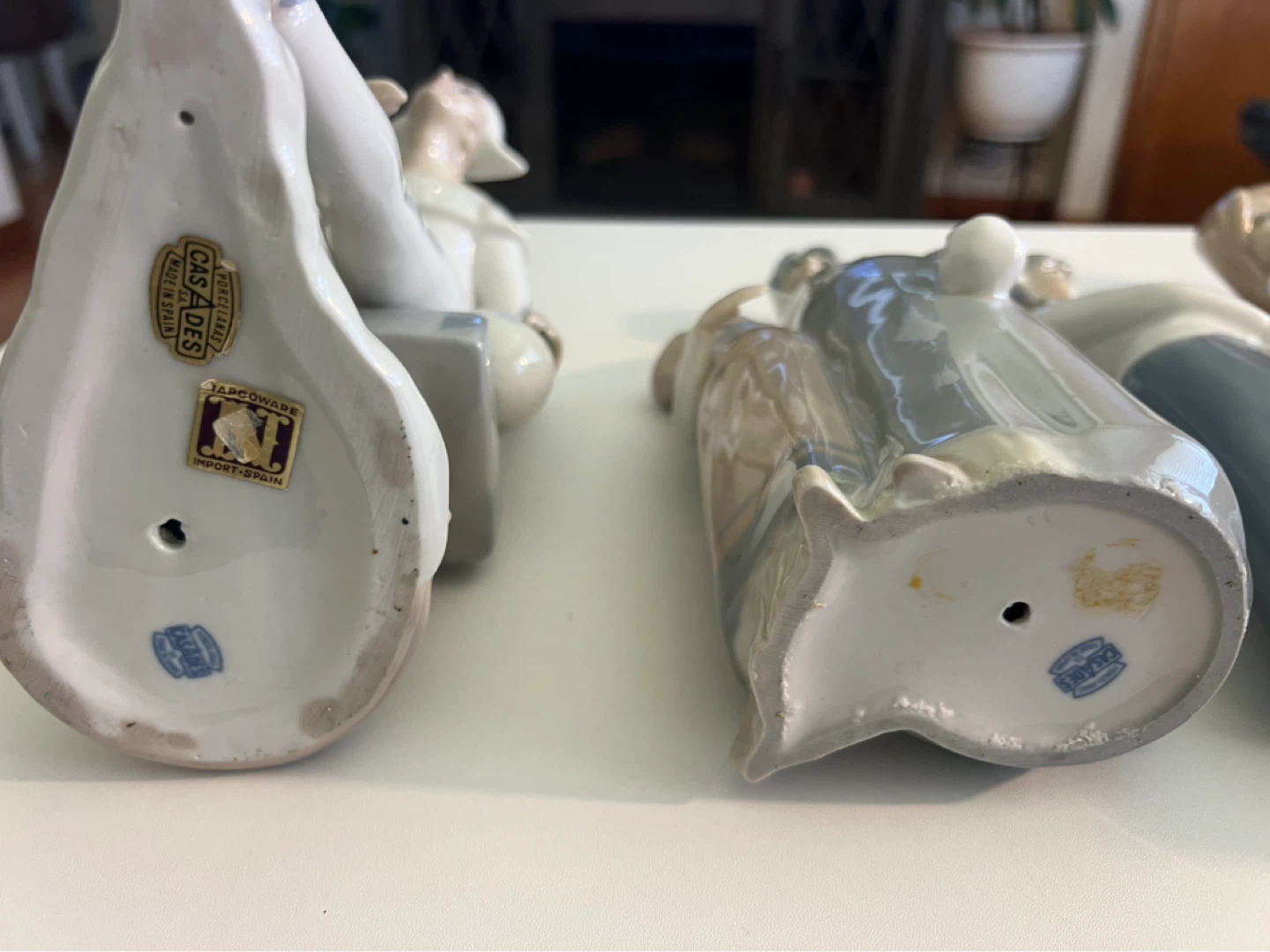 LOT OF 4 CASADES PORCELAIN FIGURINES - photo 5