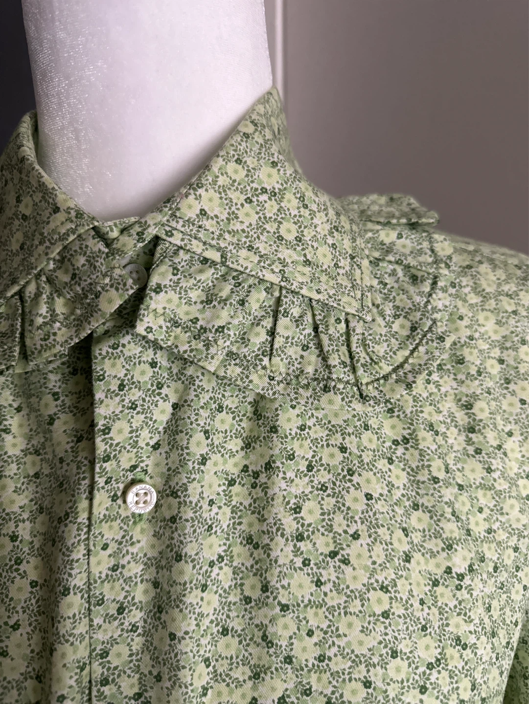 Upcycled Banana Republic shirt M - photo 3