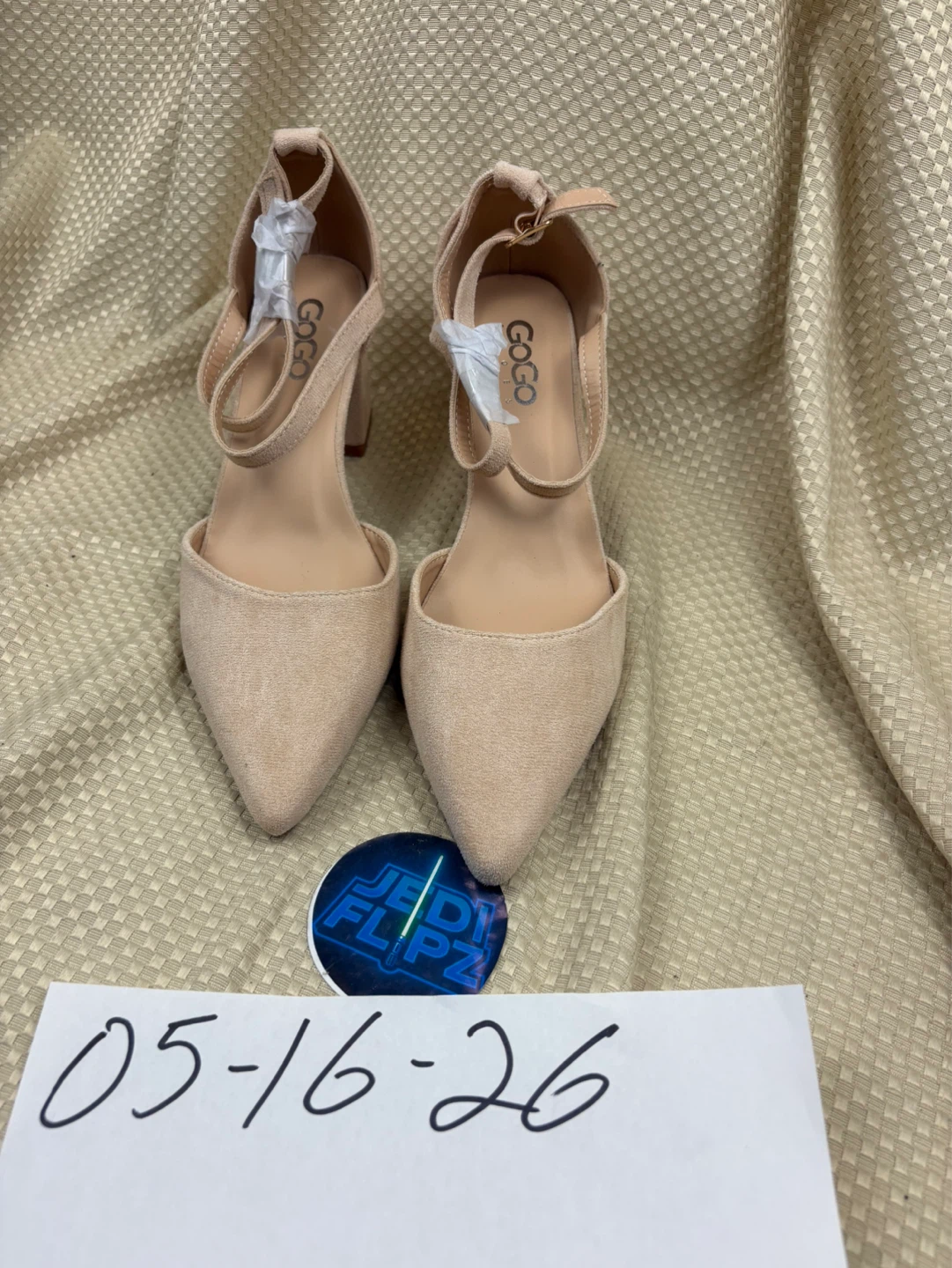 GOGO Beige Suede Block Heel Pumps Women's Size 7 - photo 5