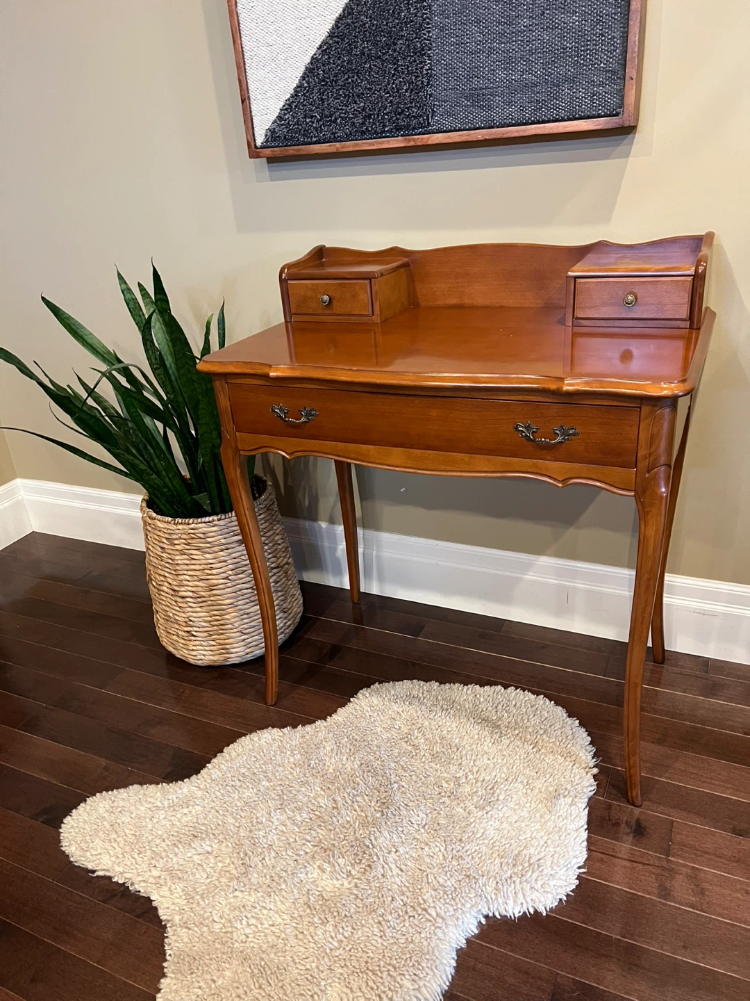 Vintage Queen Anne-Style Writing Desk/Vanity Table