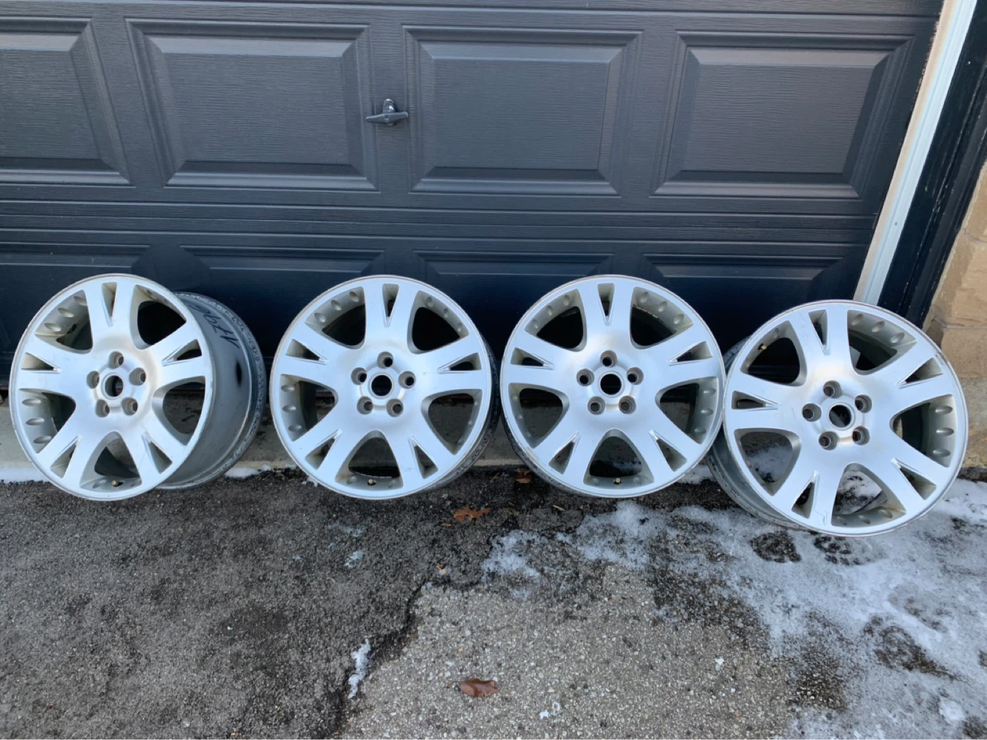 Set of 4 Silver Alloy Wheels
