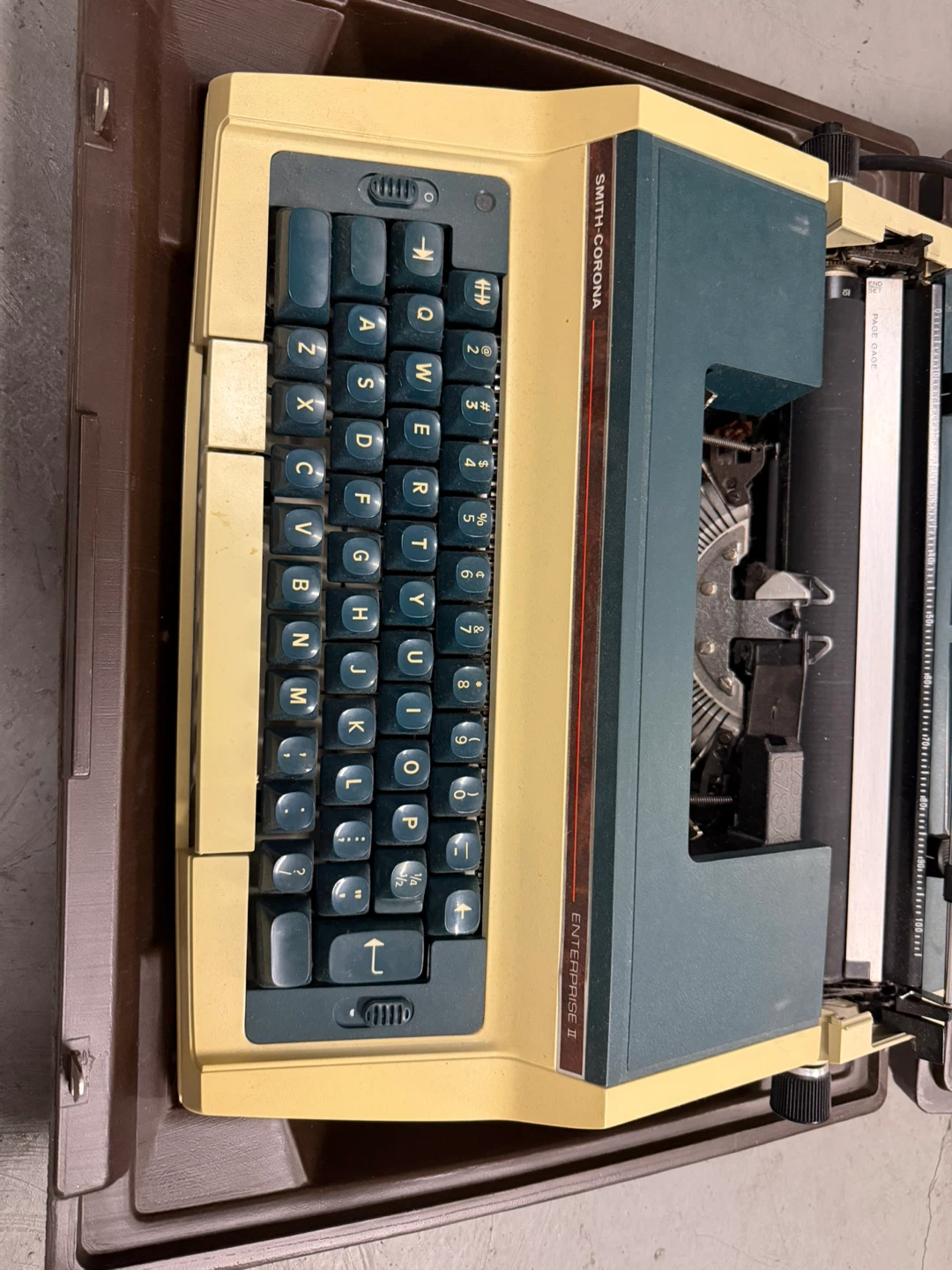 Smith-Corona Enterprise II Typewriter - photo 2
