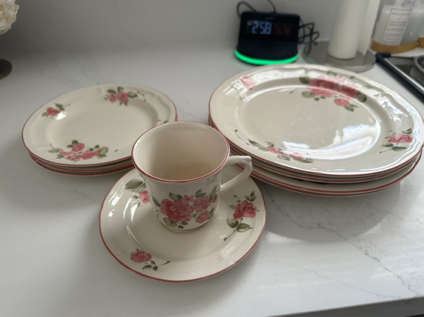 Floral Tea Cup and Saucer Set with Plates
