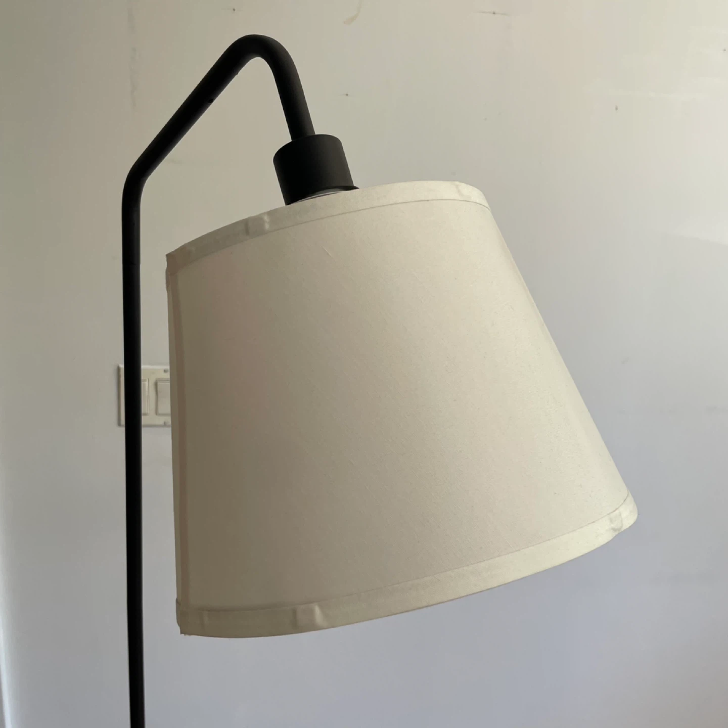 Floor Lamp w/ lightbulb included - photo 3