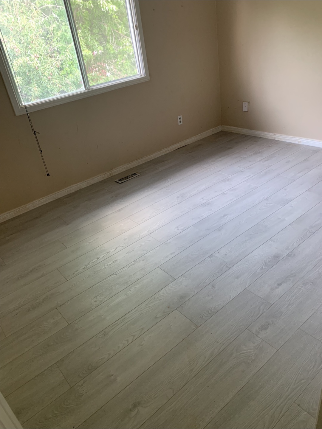 Upper Level Room for Rent. Kennedy/Bovaird - photo 5