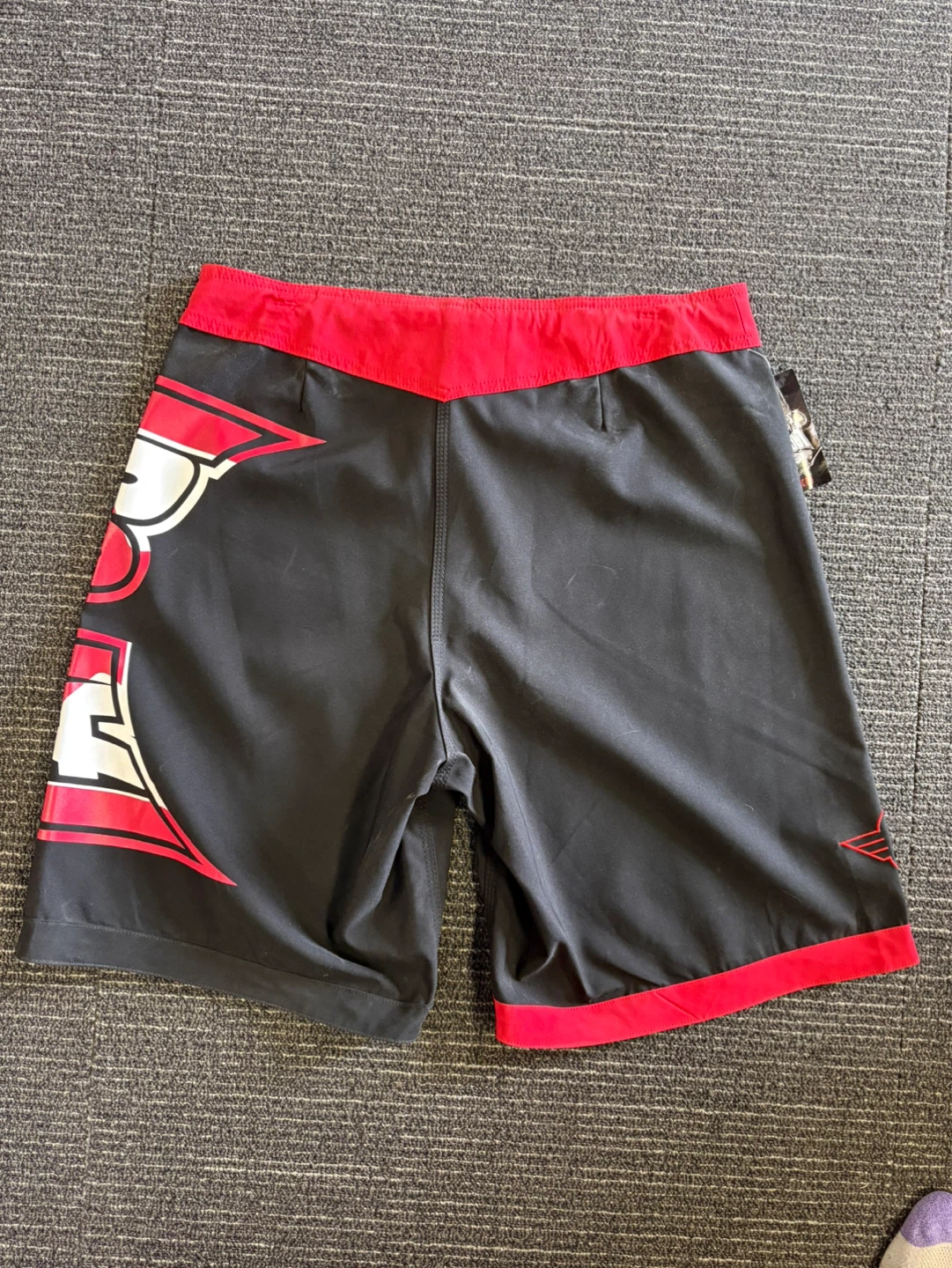 Tapout MMA Shorts Size 32 - photo 2