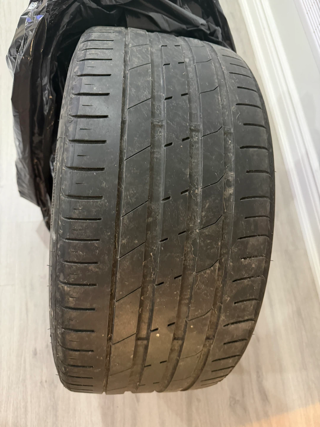 245/30ZR20 Tire - photo 2
