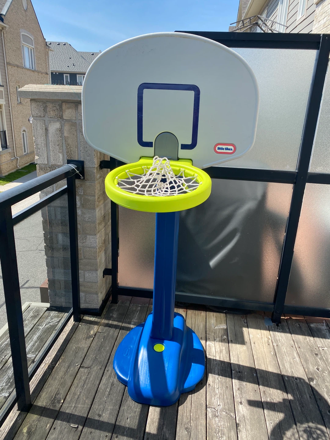Little Tikes Adjustable Basketball Hoop