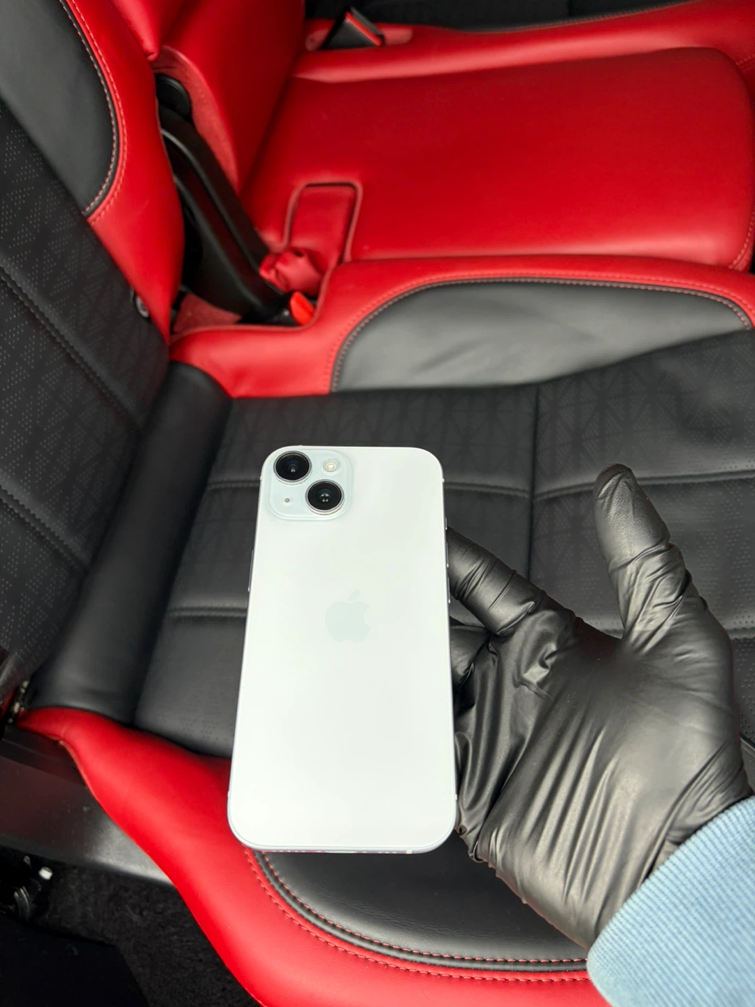 Apple iPhone 15 - photo 2
