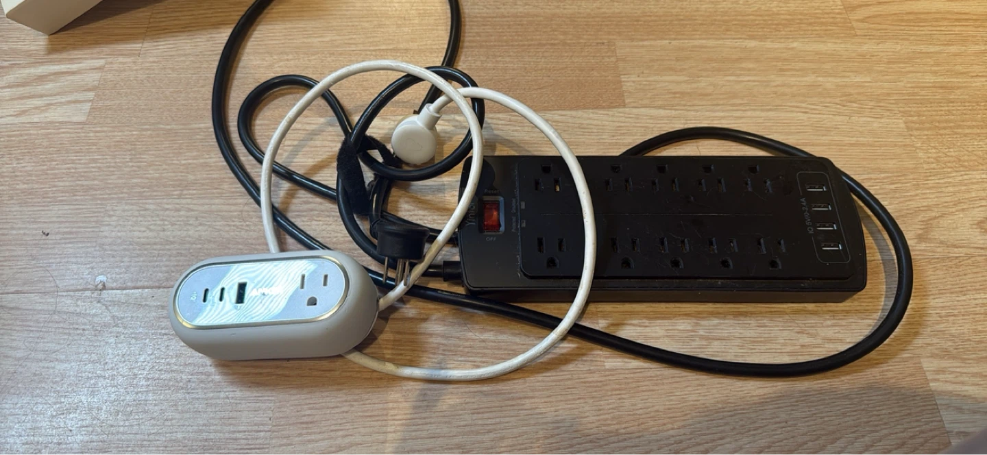 Power Strip Surge Protector with USB Ports