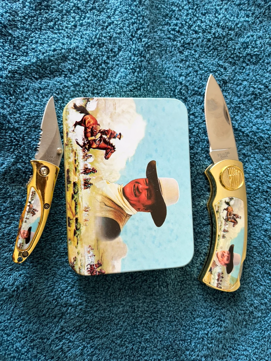 John Wayne Cowboy Pocket Knife Set with Tin