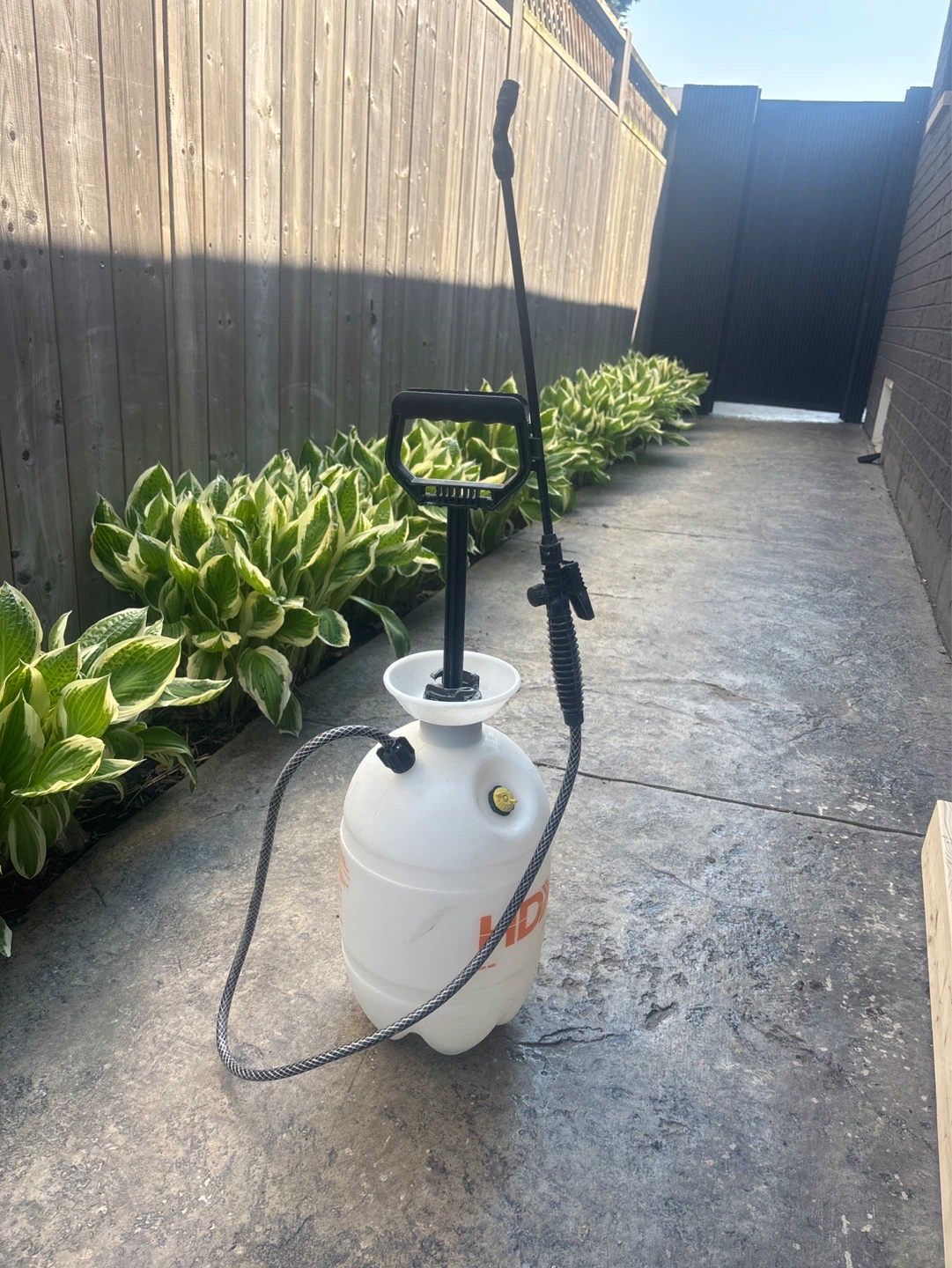 HDX 2 Gallon Sprayer