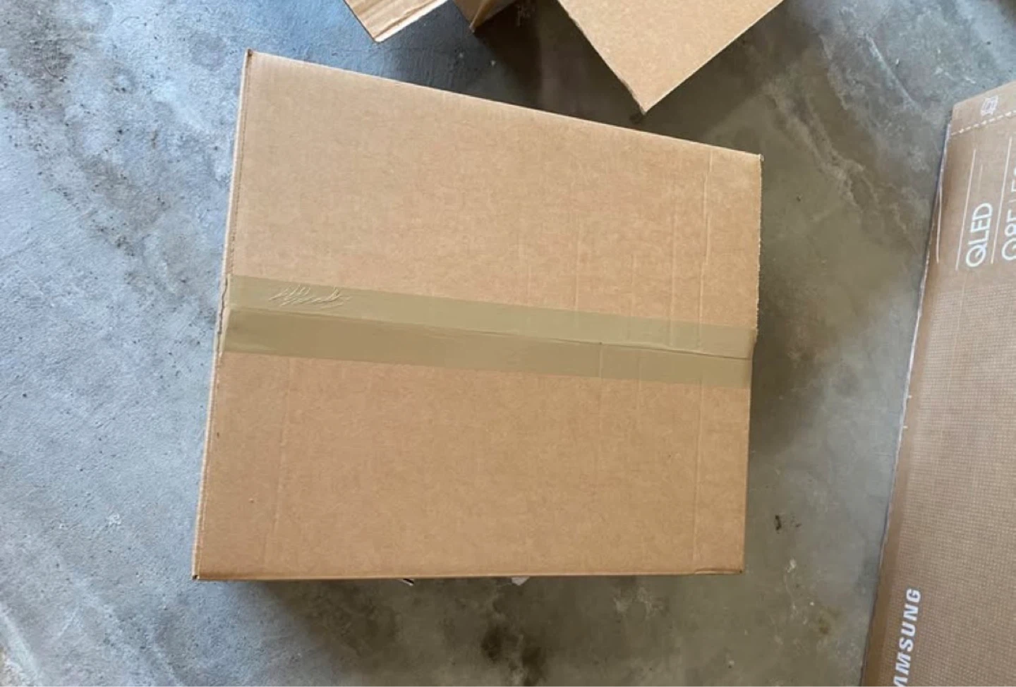 Moving cardboard boxes - photo 2