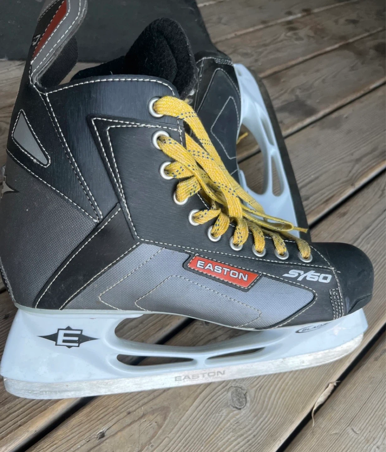 Easton SY60 Ice Skates Size 12.0