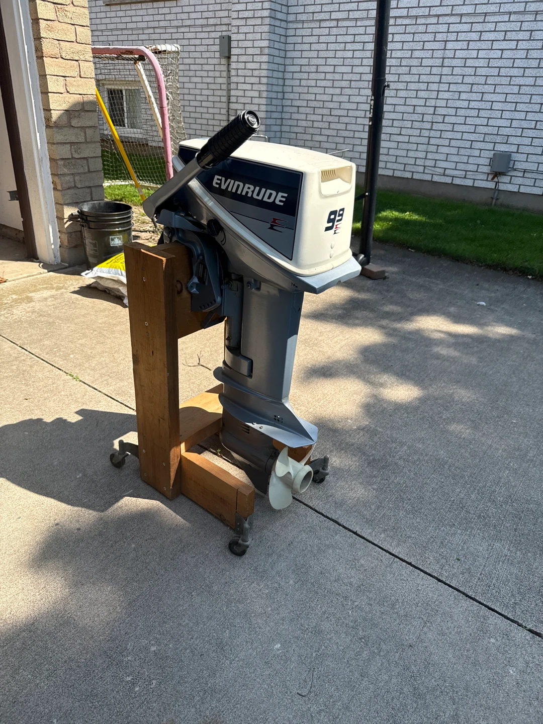 Need service Evinrude 99 Outboard Motor