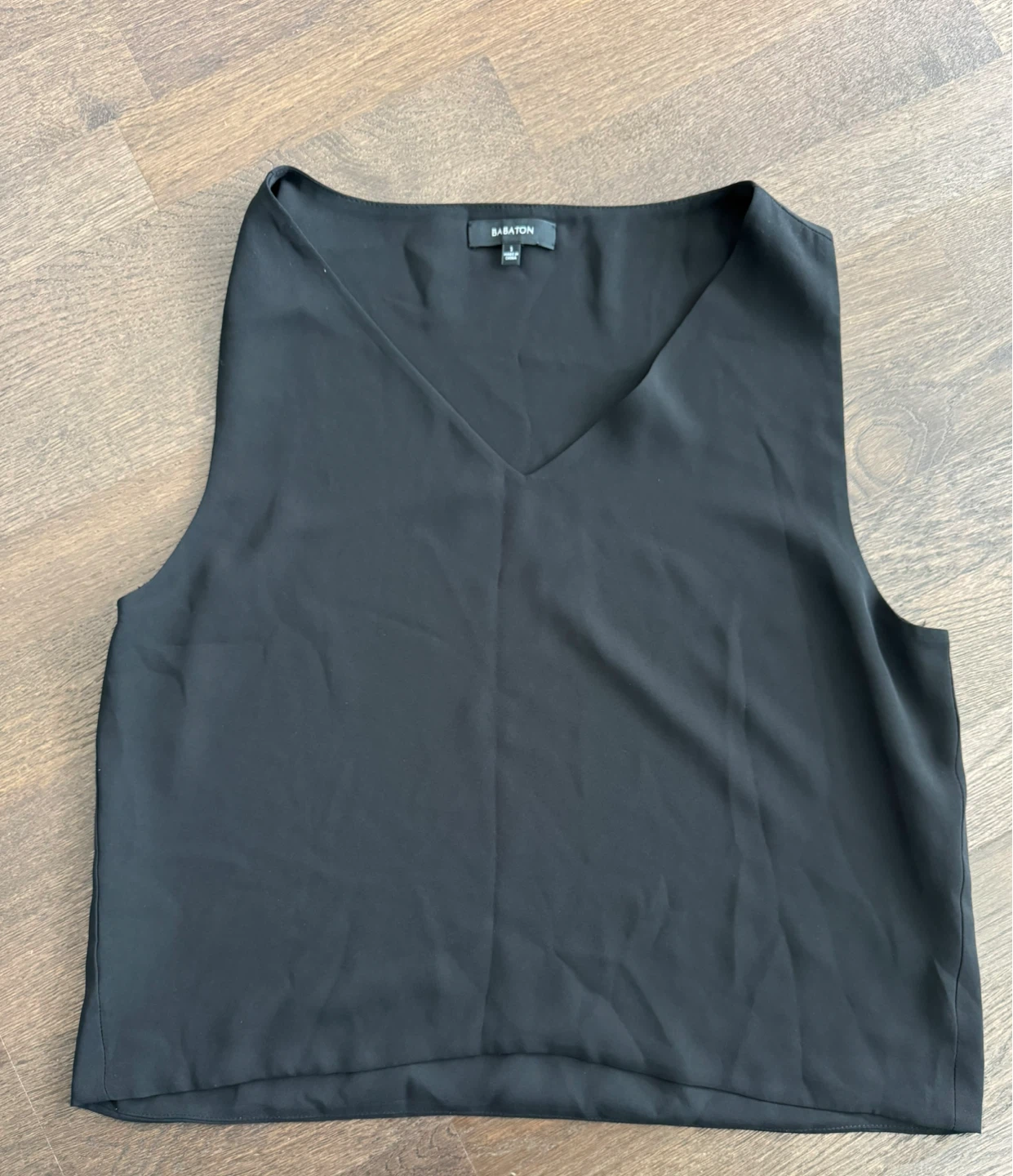 (s) Babaton Black V-Neck Sleeveless Top - photo 2