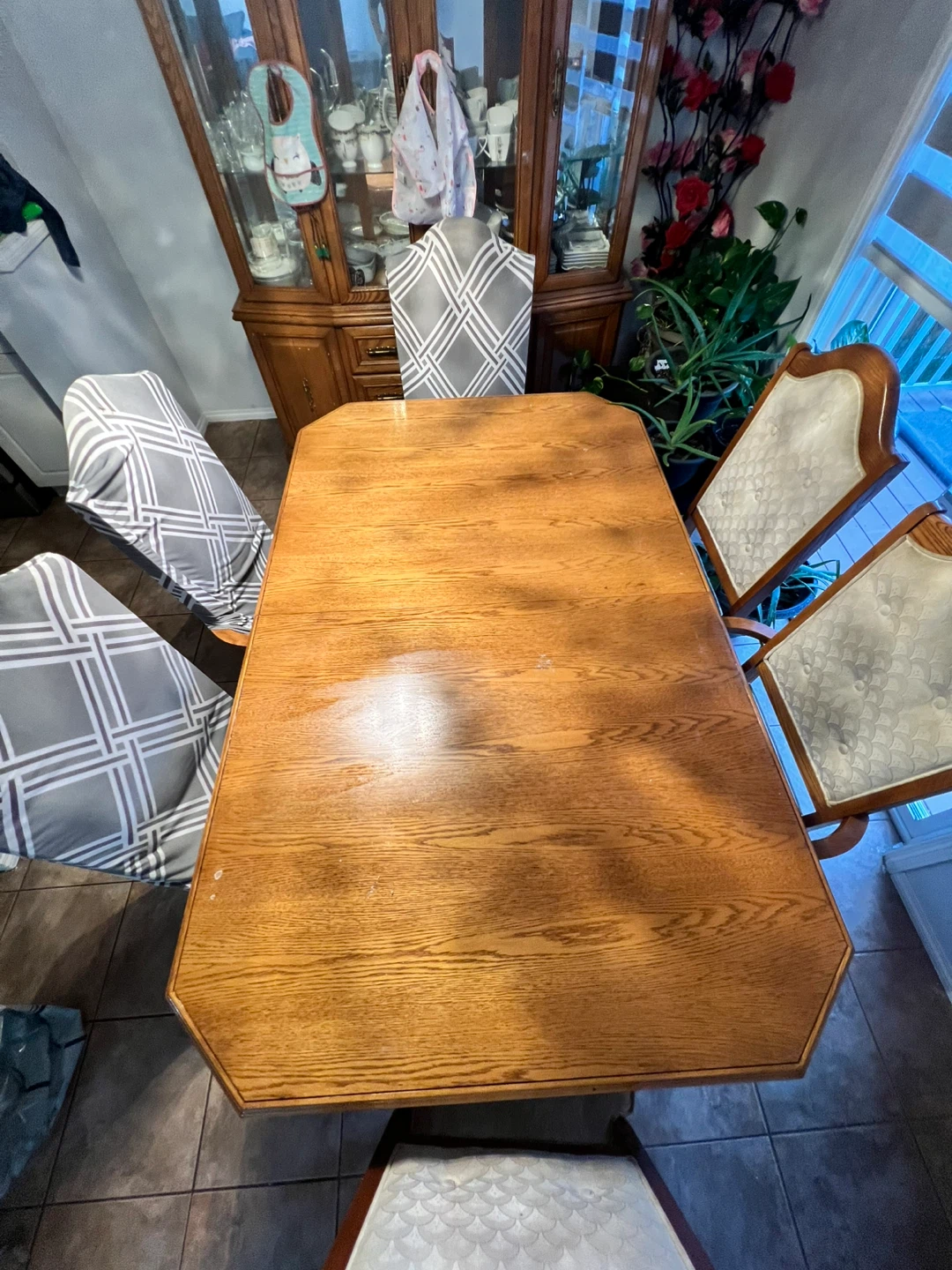 Dining table with 6 chairs