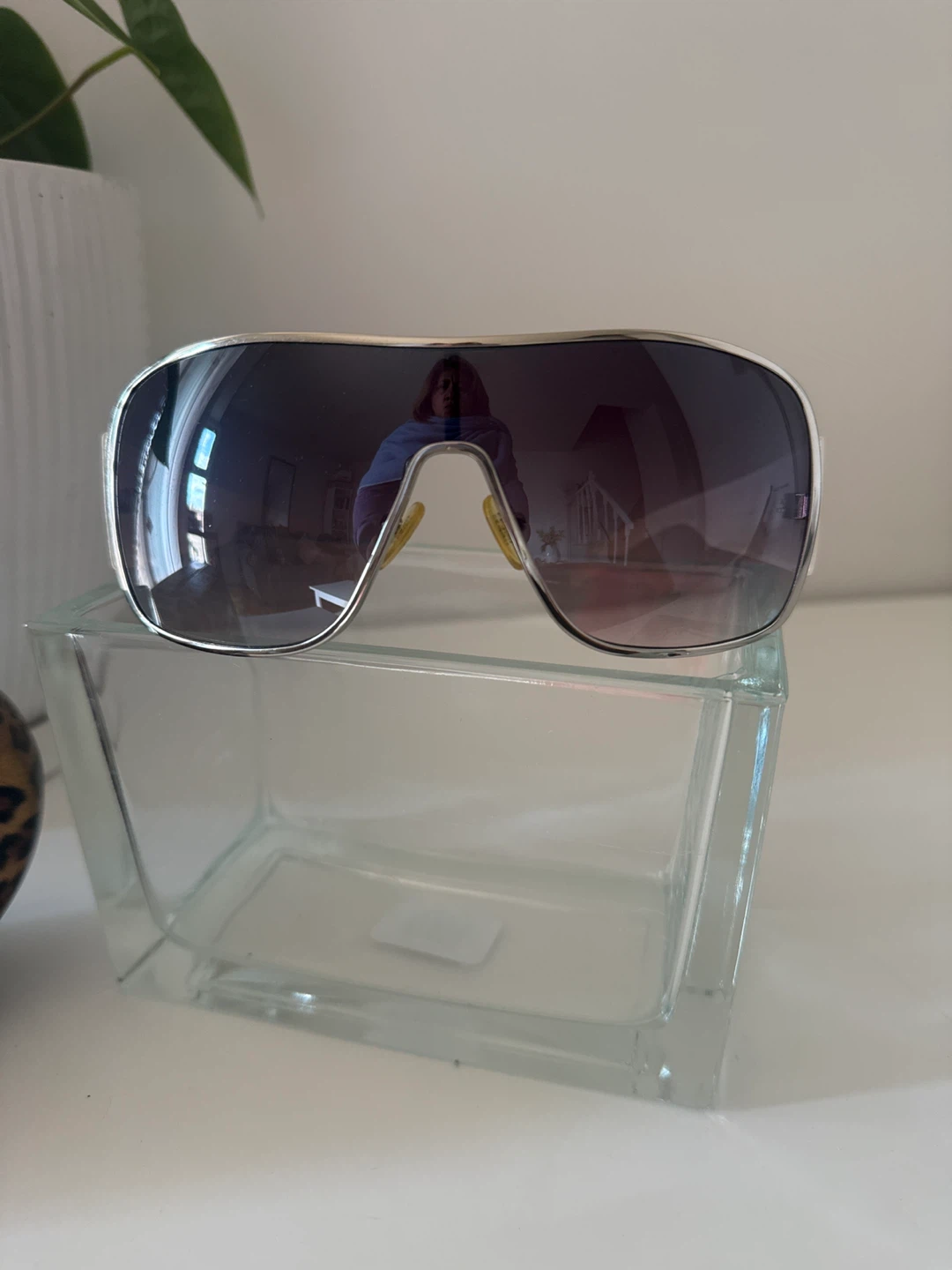 Guess Women's Sunglasses with Case - photo 3