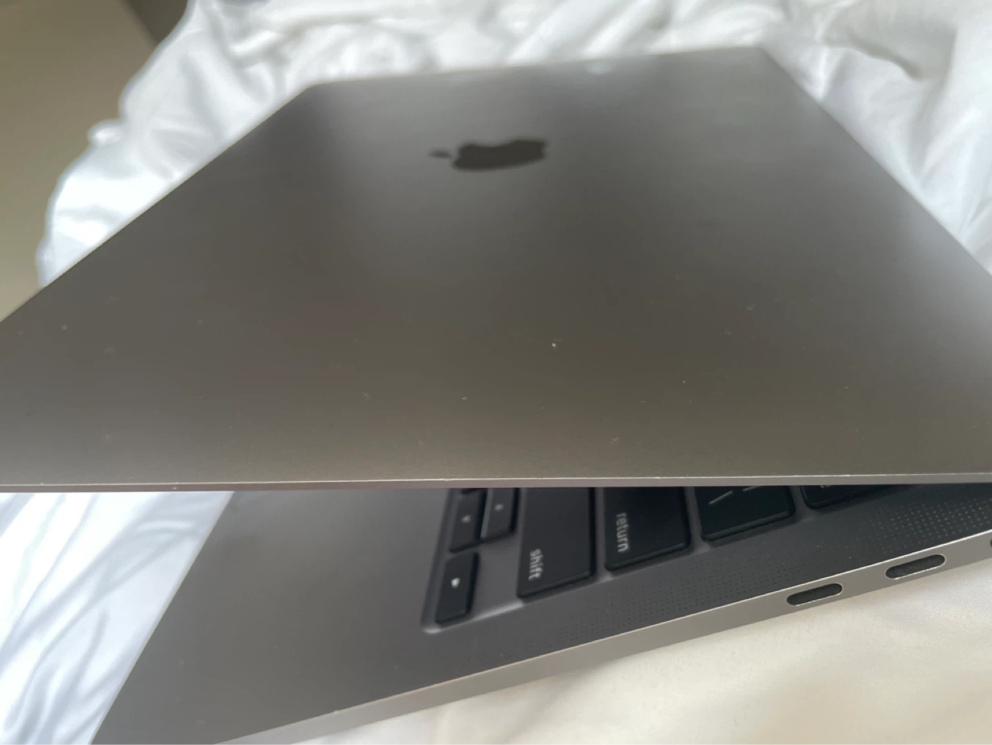 MacBook Pro 13-inch 2020 - photo 2