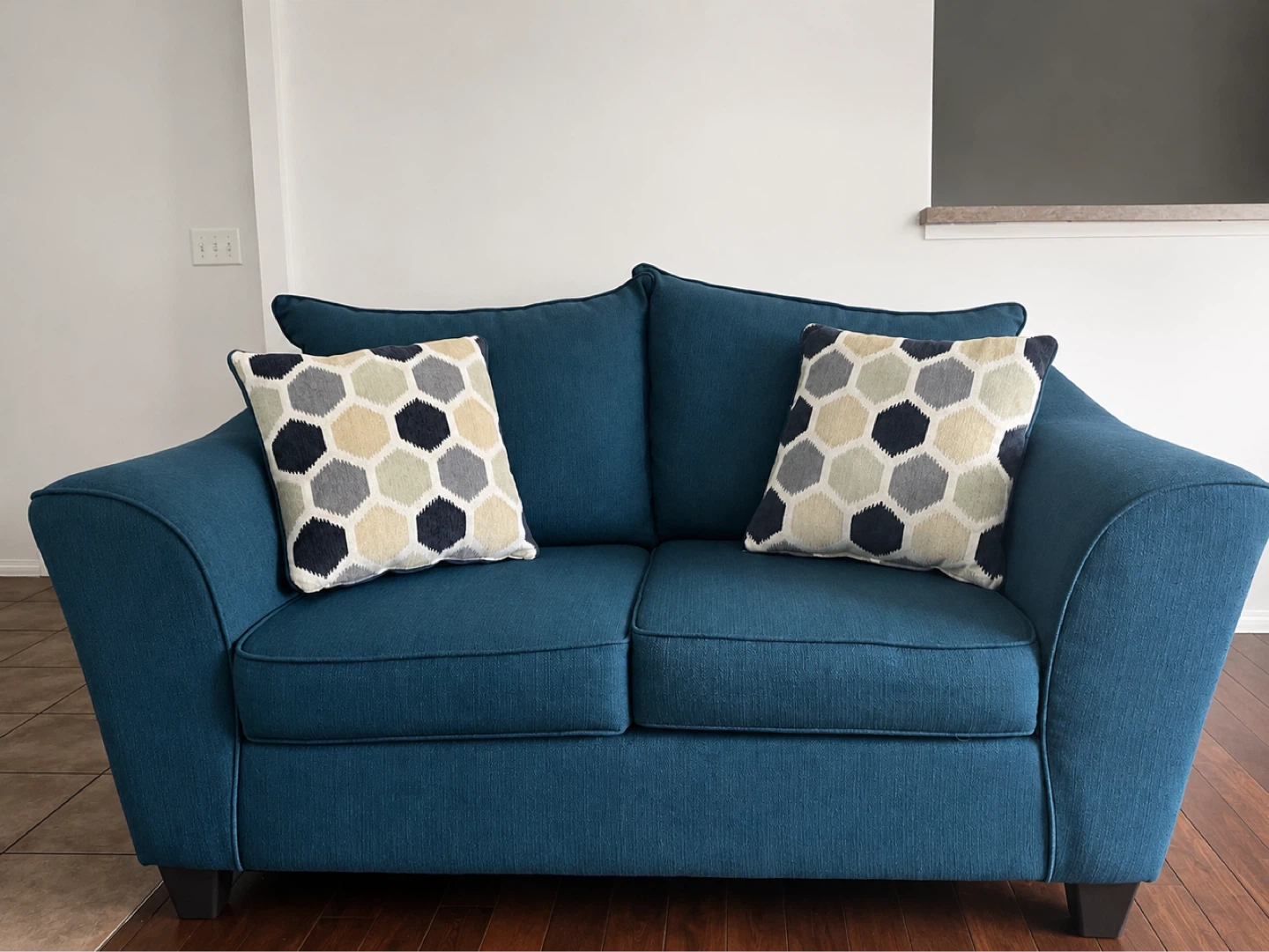 Blue sofa only been used for 1-2year