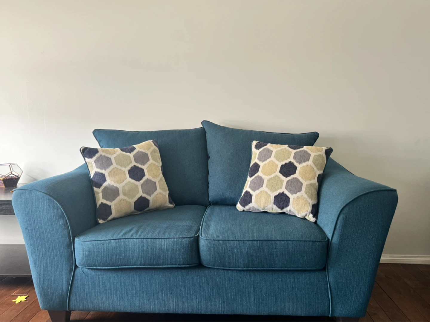 Blue sofa only been used for 1-2year - photo 2