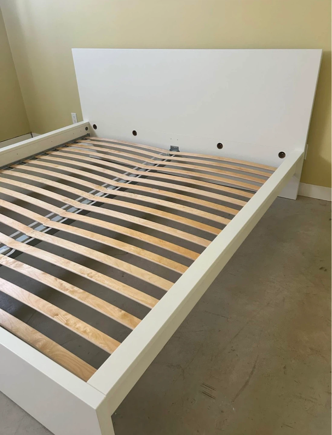 IKEA King bed frame MALM white - photo 2
