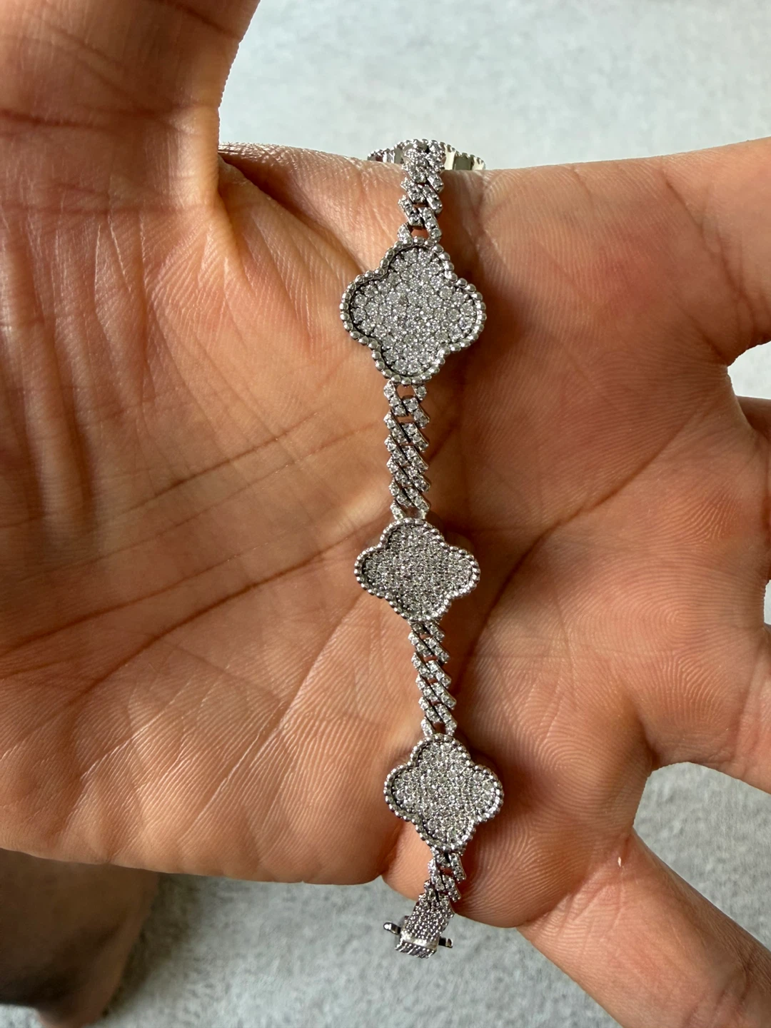 Sparkly Clover Link Bracelet - photo 3