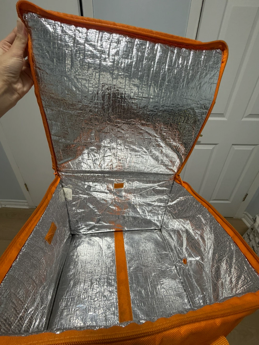 SkipTheDishes Insulated Food Delivery Bag - photo 2