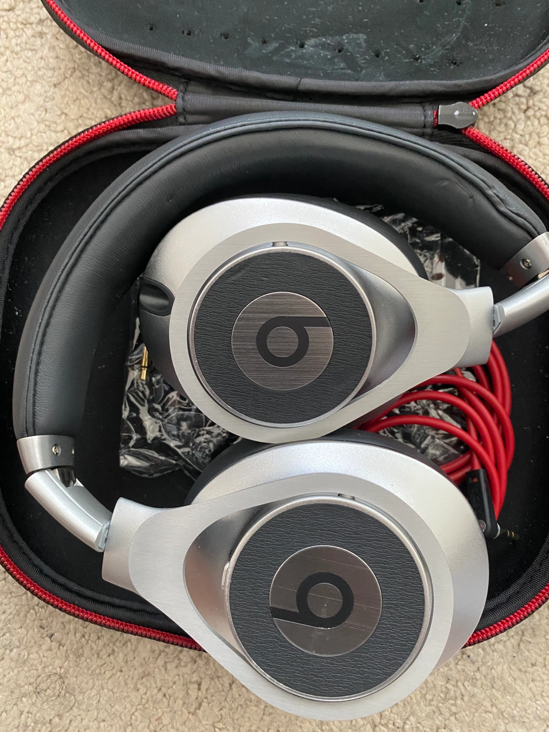 Beats by Dre Studio Headphones with Case & Cables