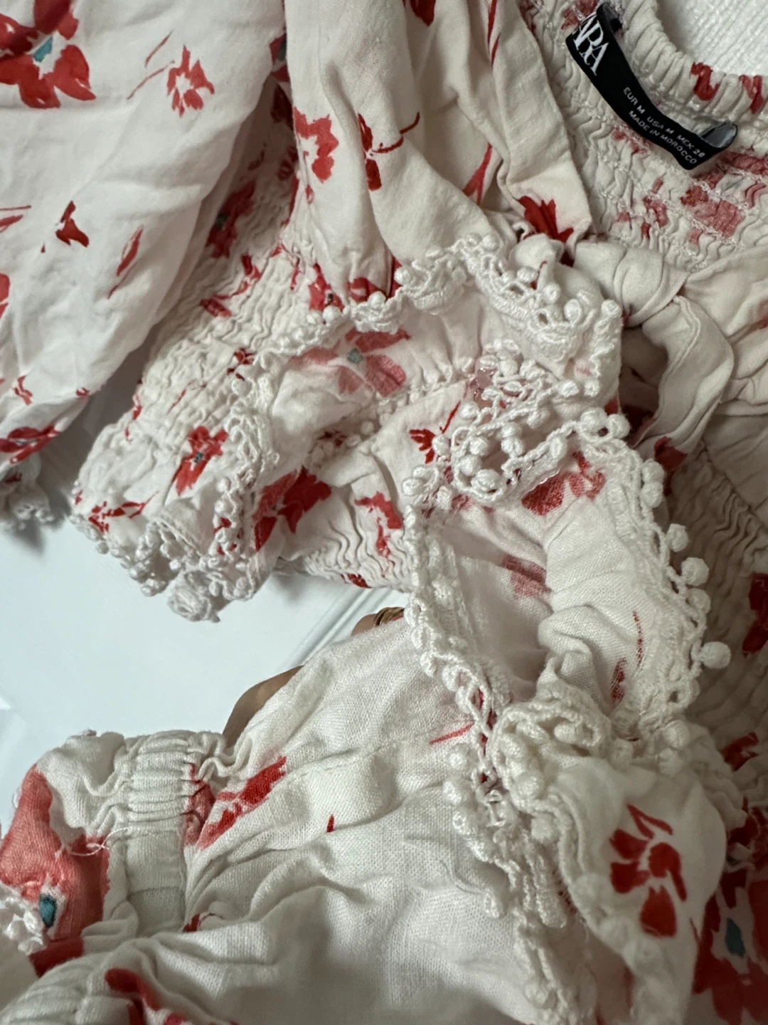 Zara Women's White Floral Smocked Puff Sleeve Top - Size Medium - photo 3