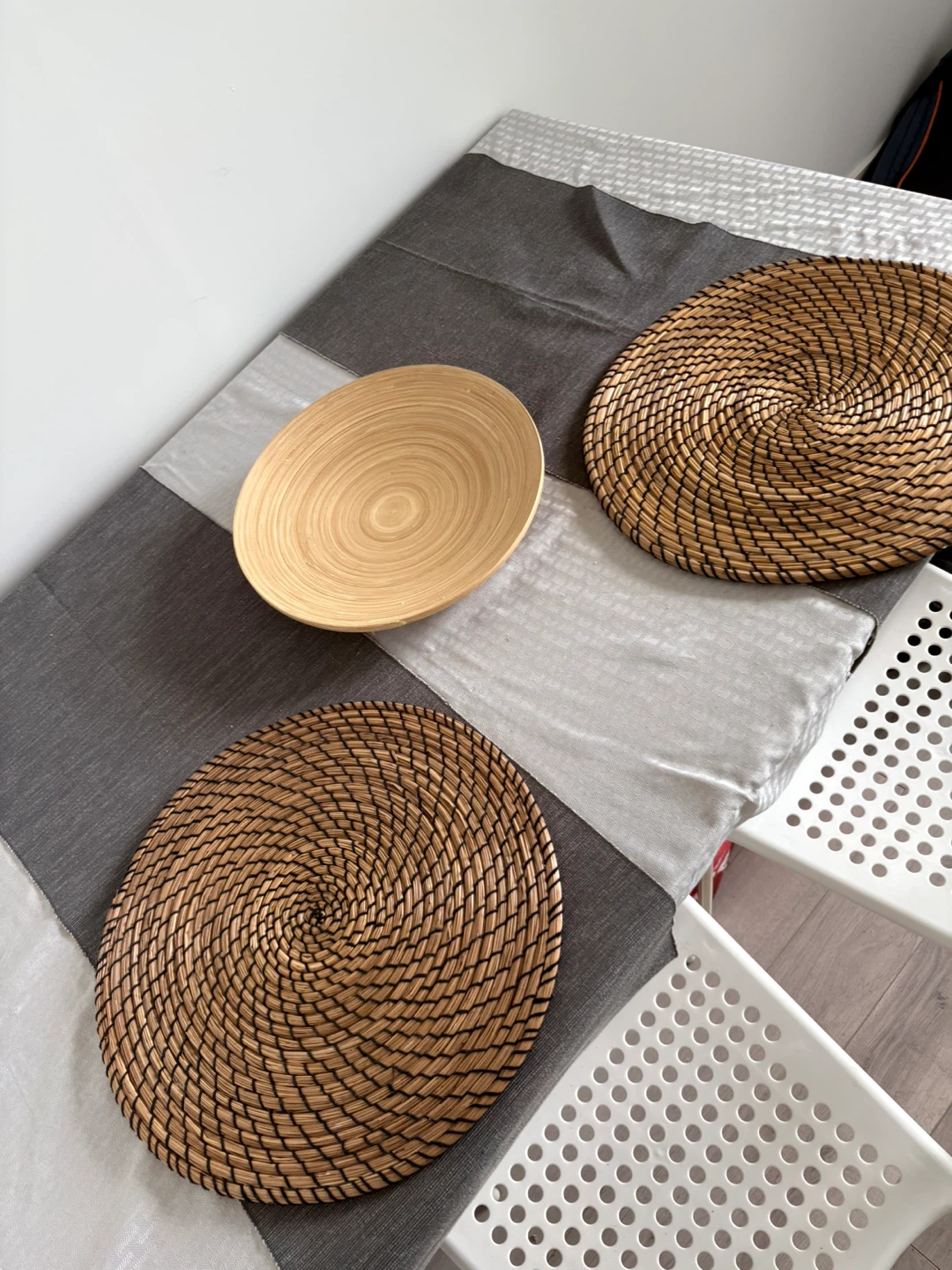 Set of 2 Round Woven Placemats and 1 Bamboo Bowl - photo 3