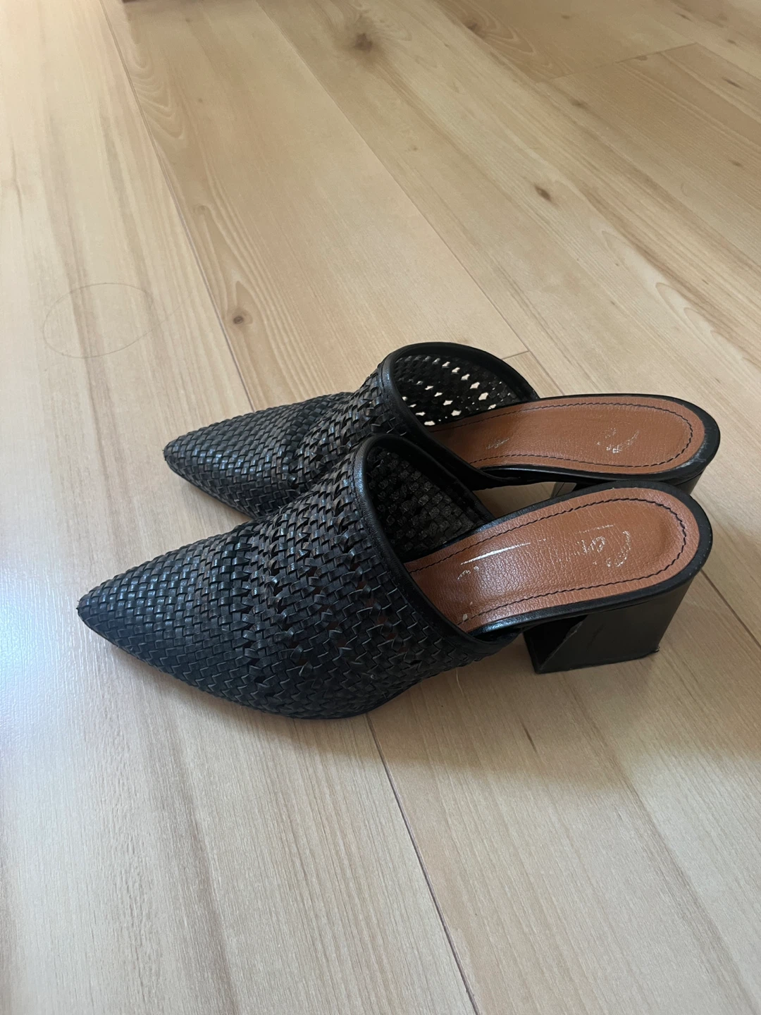L'intervalle Black Woven Mules
