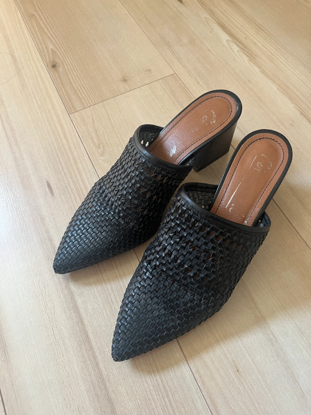 L'intervalle Black Woven Mules - photo 2