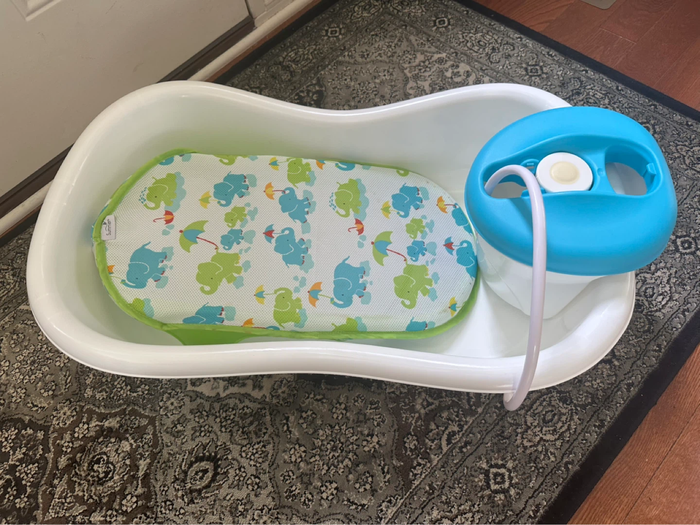 Summer Infant Newborn-to-Toddler Bath Center & Shower - photo 3