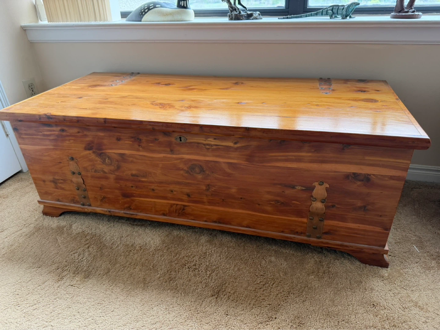 Solid Cedar Lined Hope Chest Trunk - photo 3