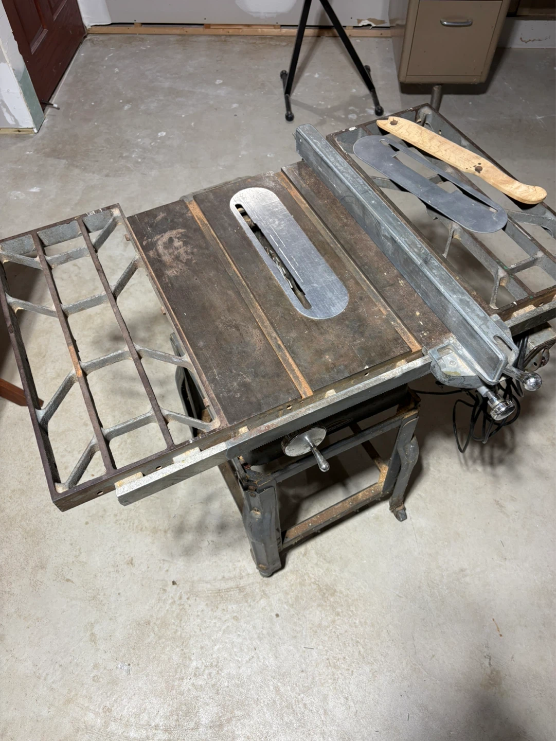 Craftsman Table Saw - photo 2