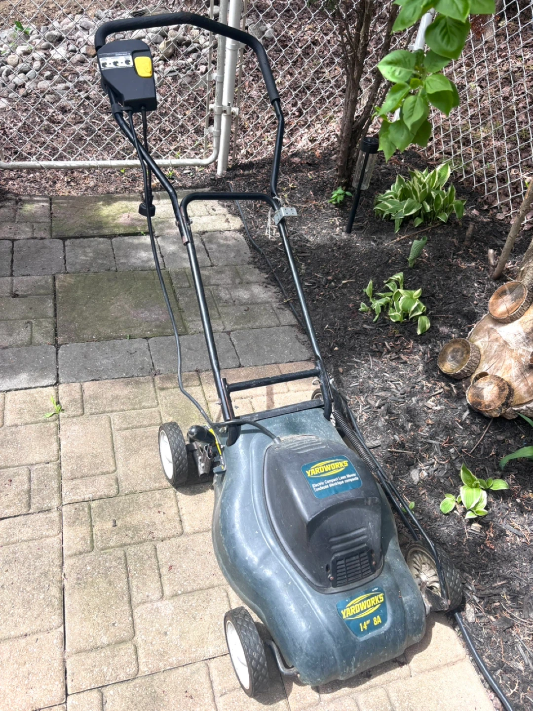 YARDWORKS Electric Compact Lawn Mower 14" 8A - photo 3