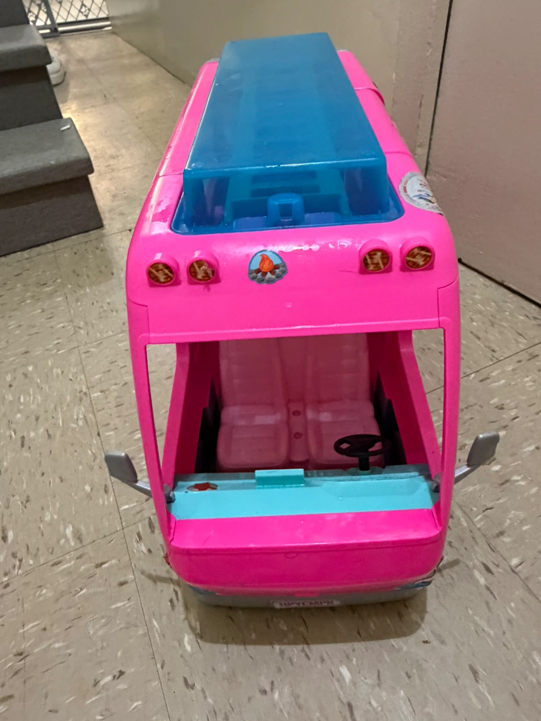 Barbie Camper Van Playset - photo 2