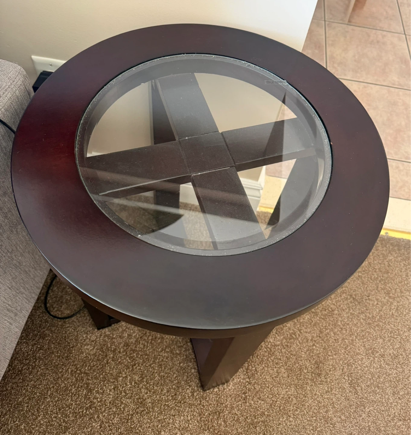 Round Coffee Table with 4 Ottomans & 2 Side Tables - photo 4