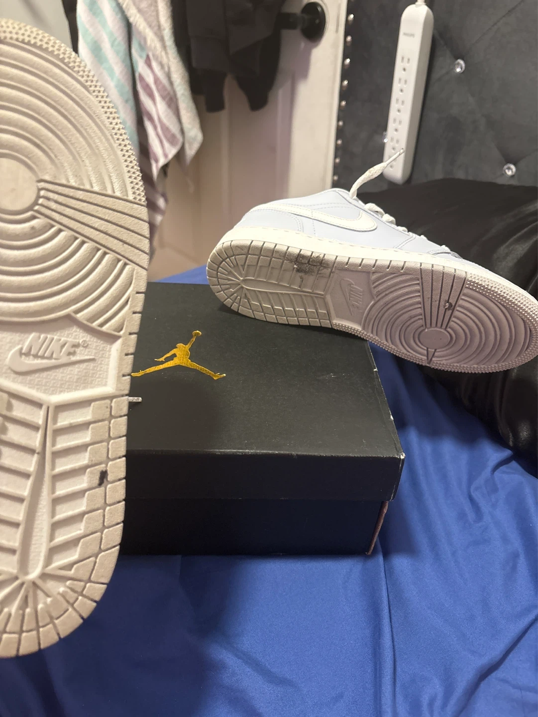 Air Jordan 1 Low SE 'University Blue' - photo 4