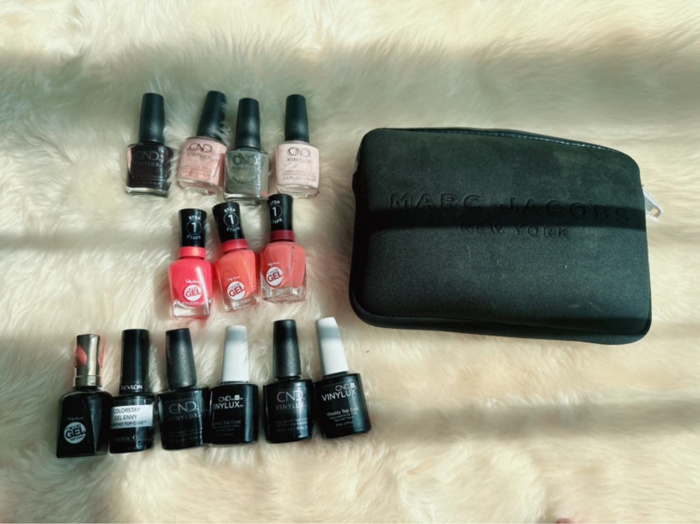 Collection of GEL Nail Polishes with Marc Jacobs Pouch
