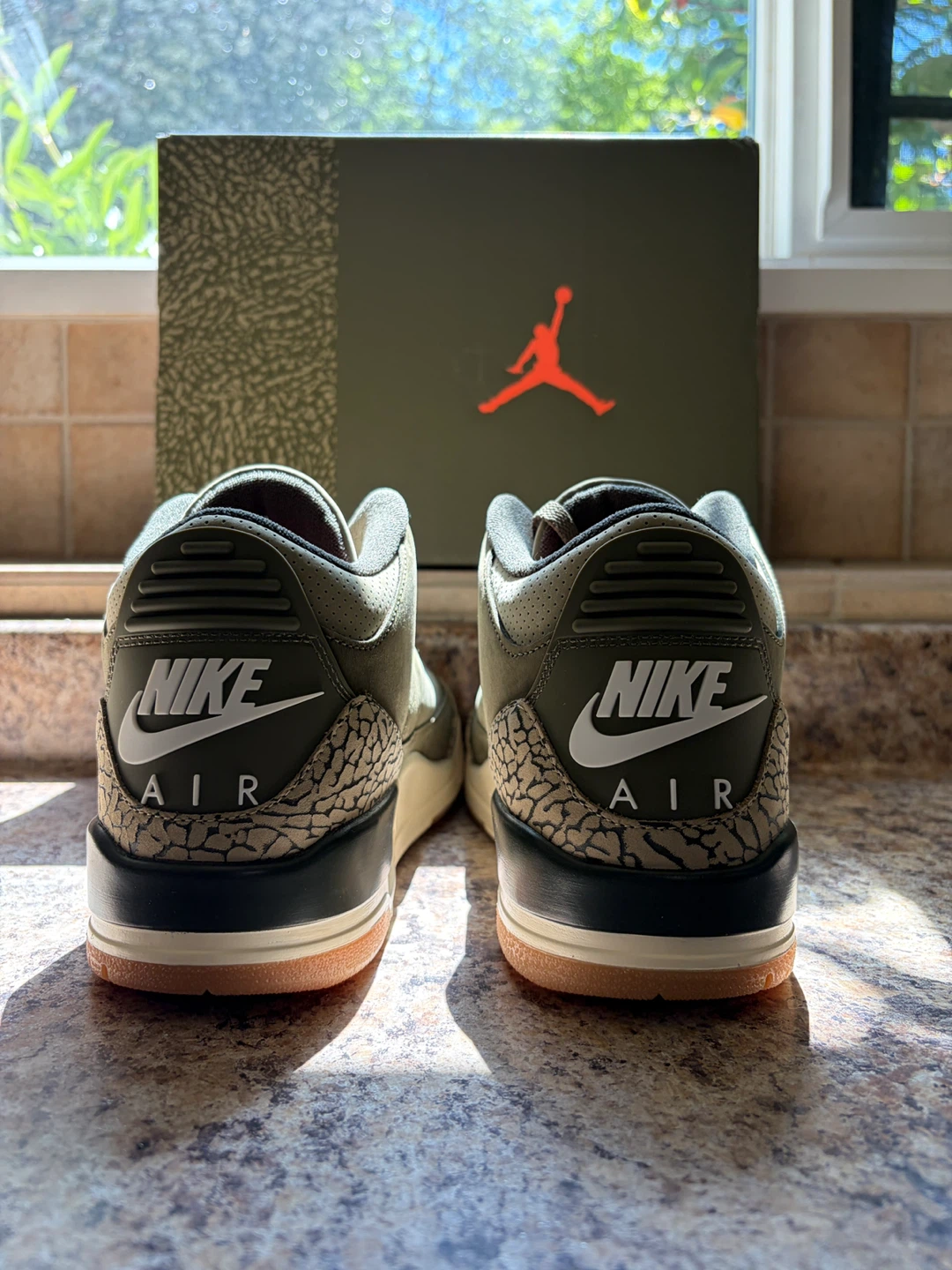 Air Jordan 3 Retro SE 'Muslin' Olive Green - photo 2
