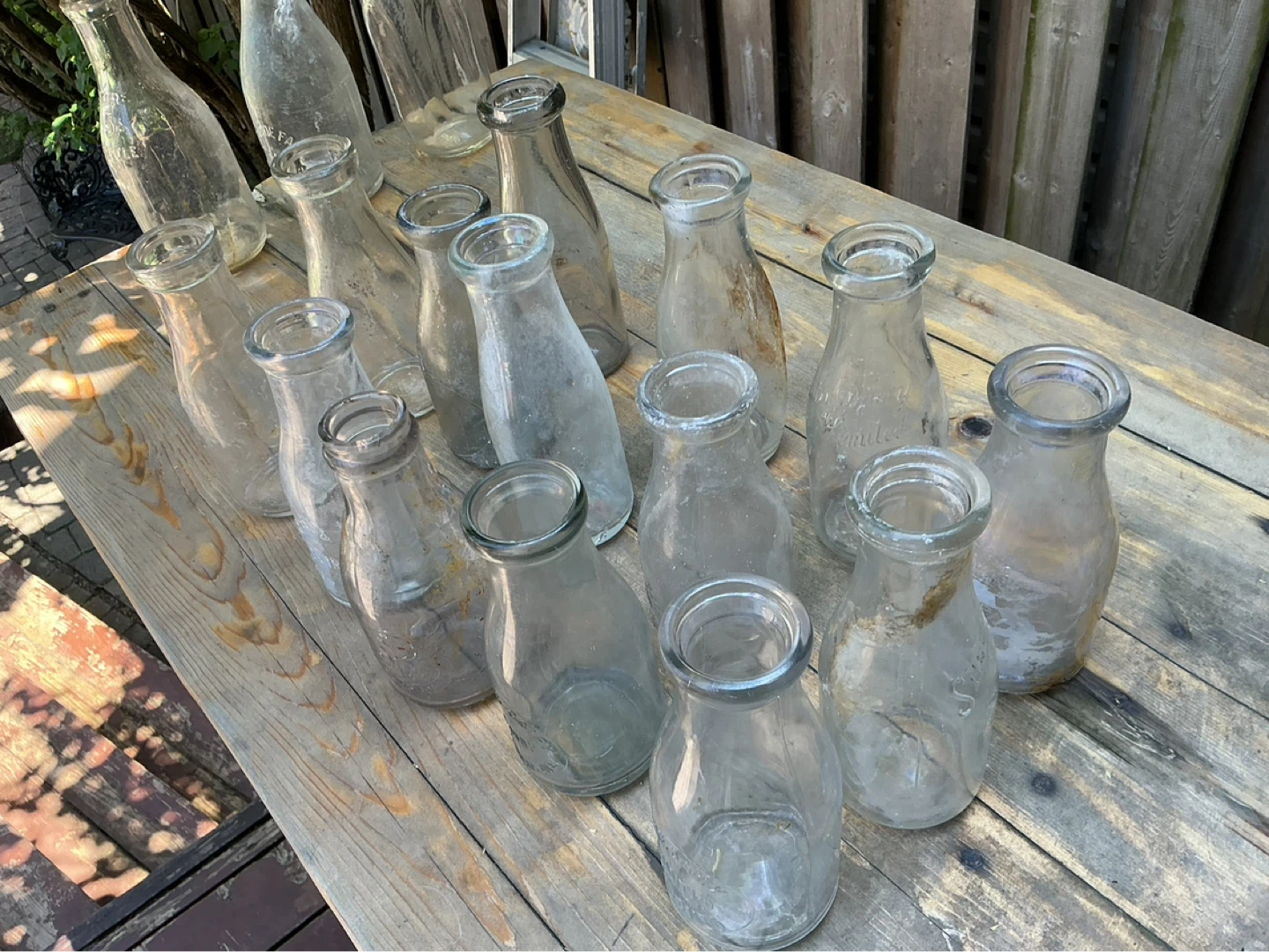14 Antique DAITY MILK Glass Bottles ! - photo 4